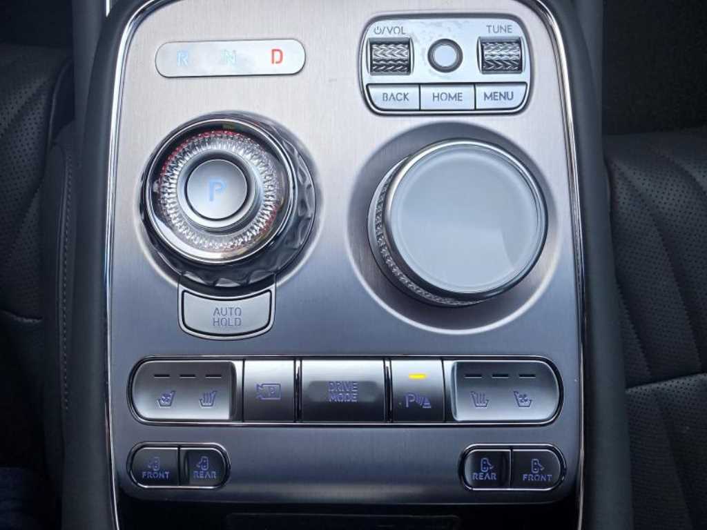 Genesis G90 - Vista 12