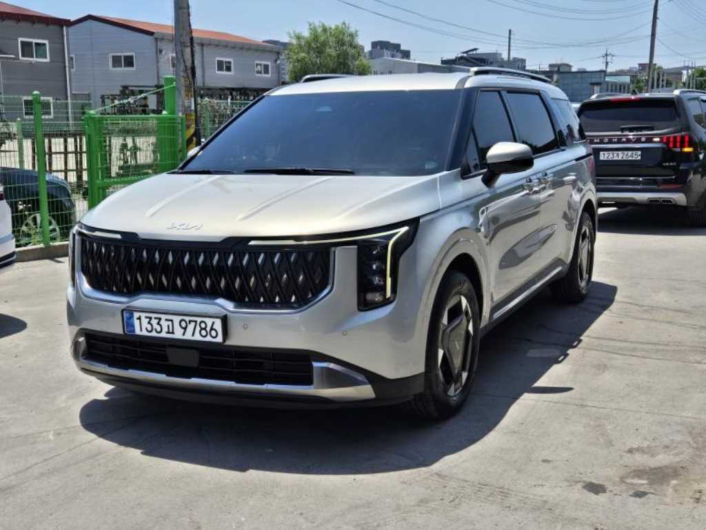 KIA Carnival 2024 Negro - Importación desde Corea - HF Imports Iquique - Foto 1