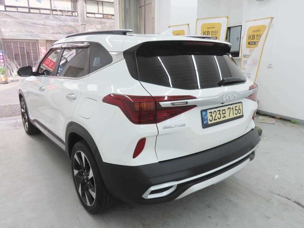KIA Seltos - Vista 4