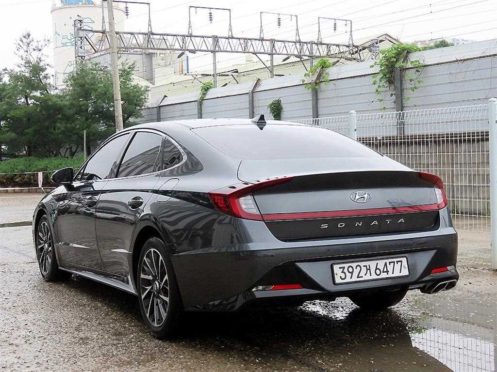 HYUNDAI Sonata - Vista 4