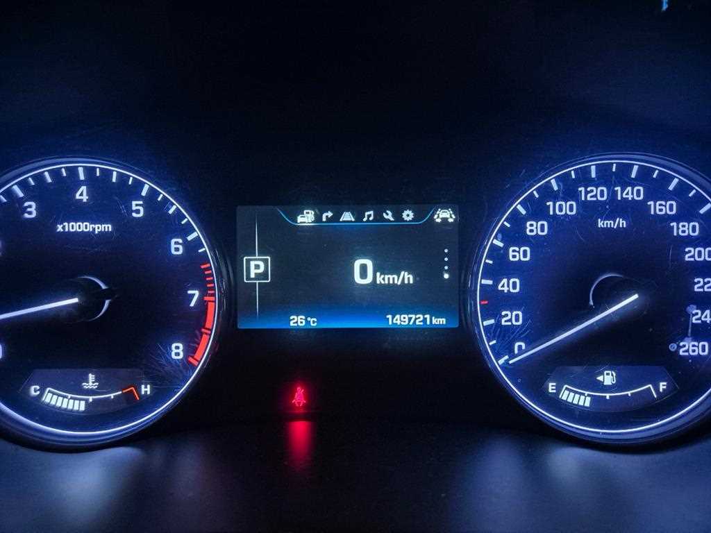 HYUNDAI Genesis - Vista 6
