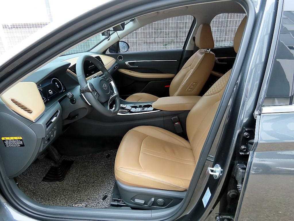 HYUNDAI Sonata - Vista 6