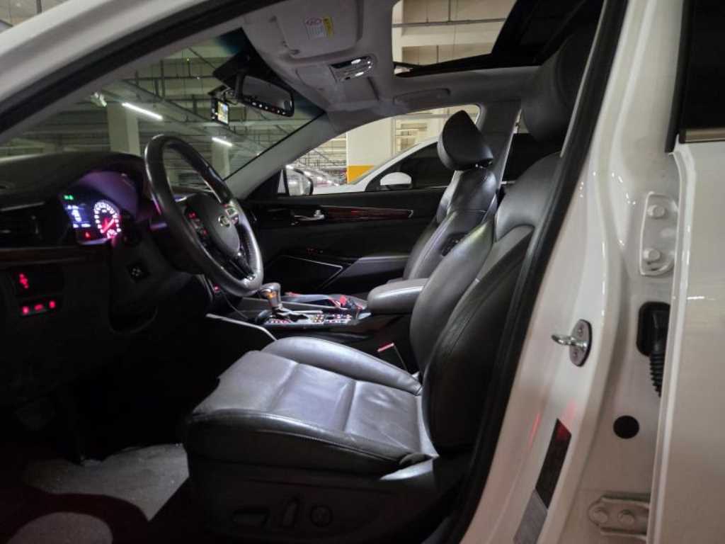 KIA K7 - Vista 10