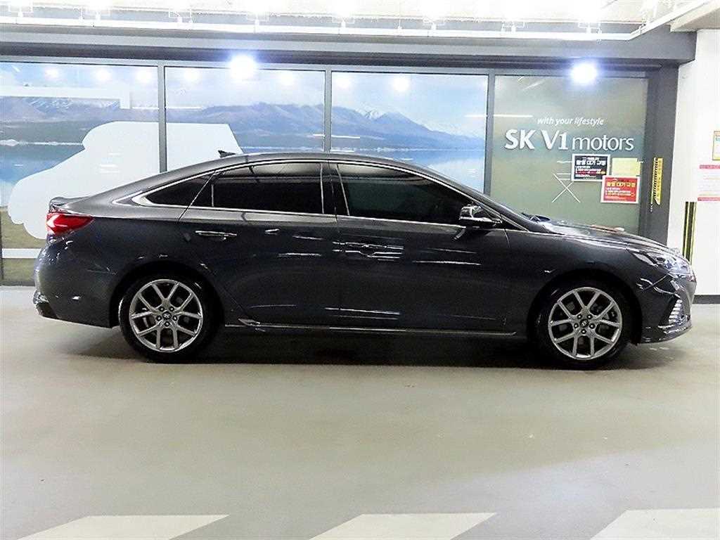 HYUNDAI Sonata - Vista 3
