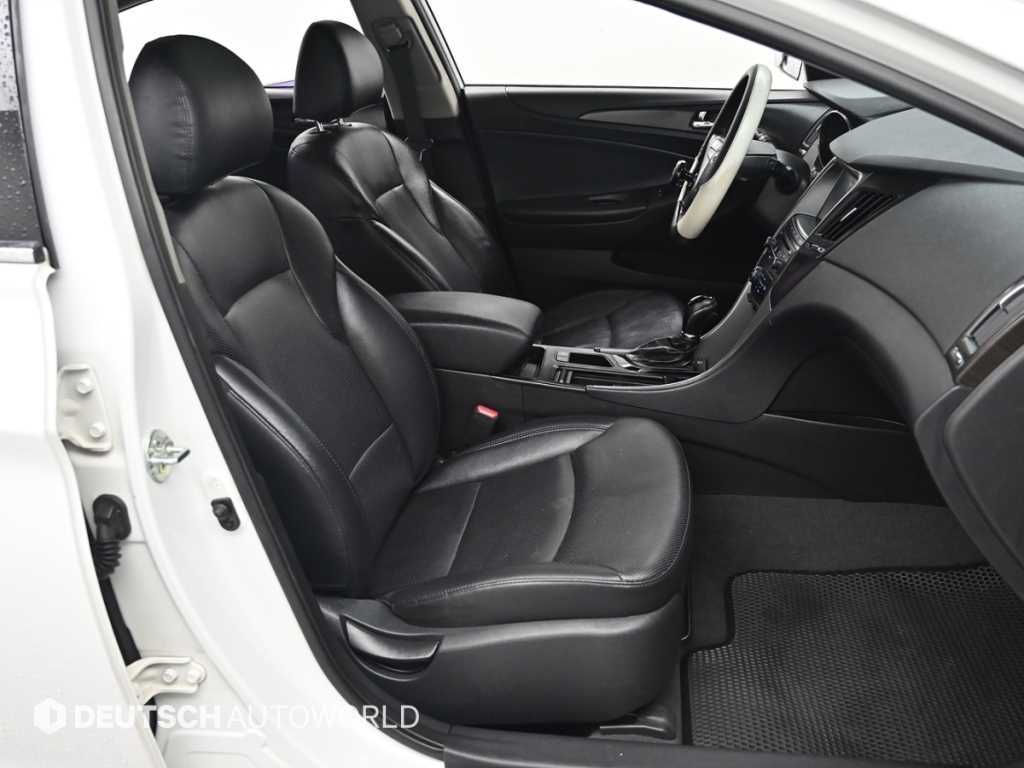 HYUNDAI Sonata - Vista 12