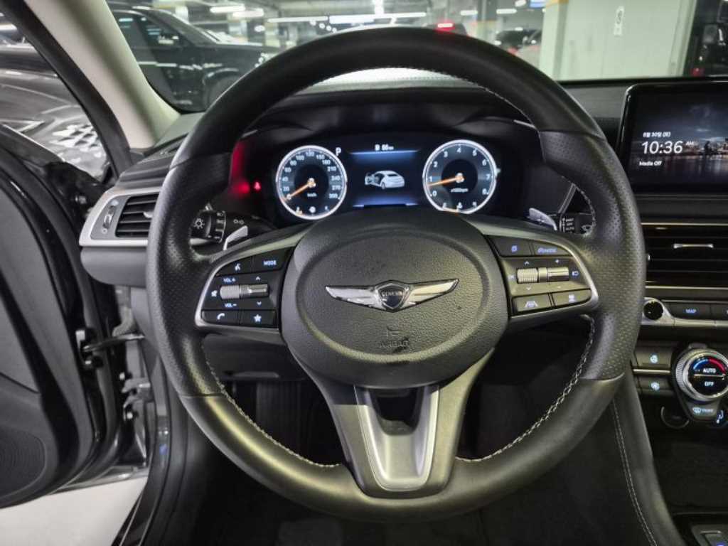 Genesis G70 - Vista 12