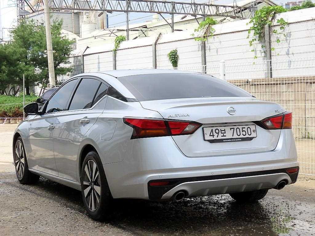 Nissan Altima - Vista 3