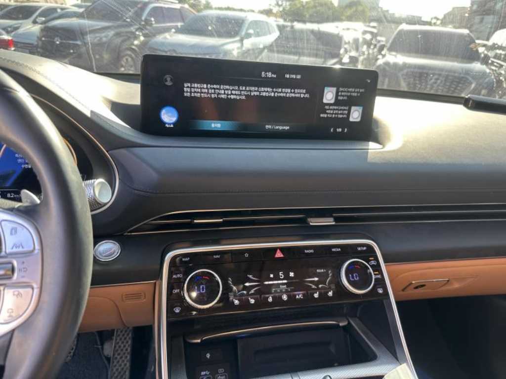 Genesis GV80 - Vista 8