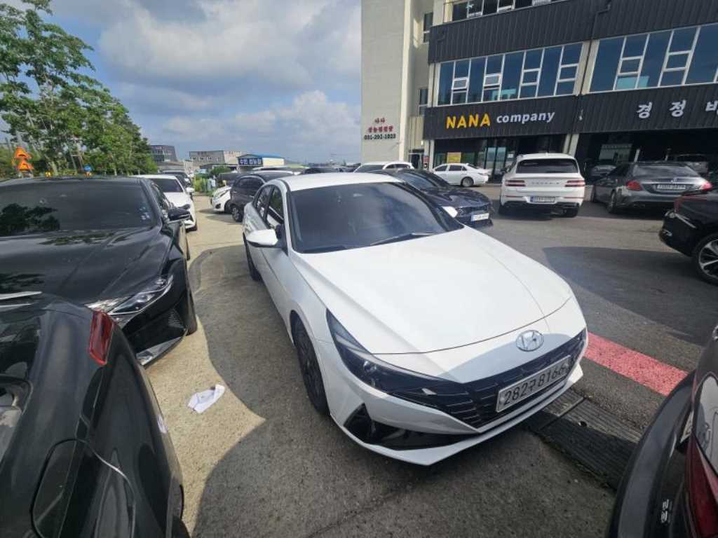 HYUNDAI Avante - Vista 3