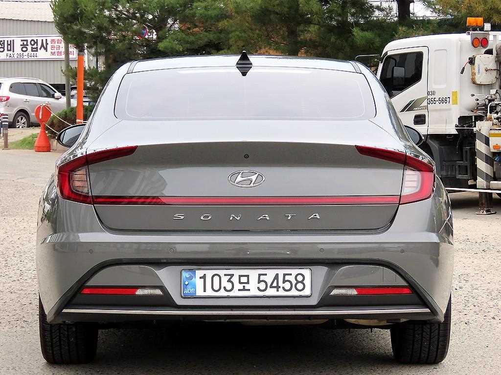 HYUNDAI Sonata - Vista 4