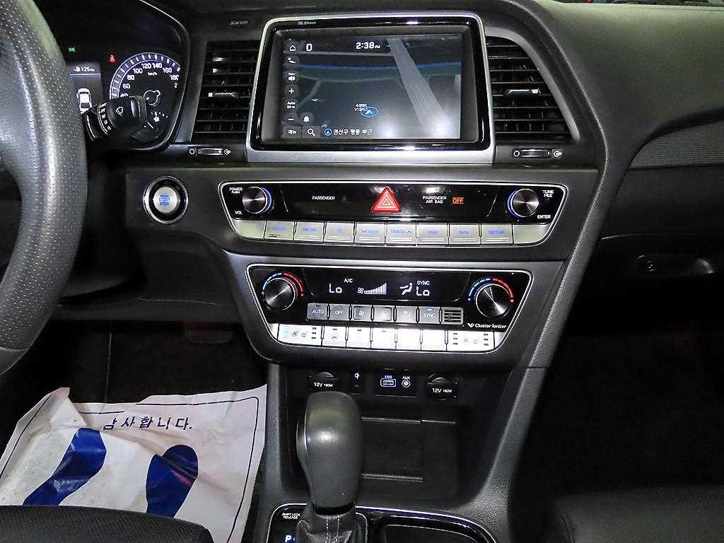 HYUNDAI Sonata - Vista 11