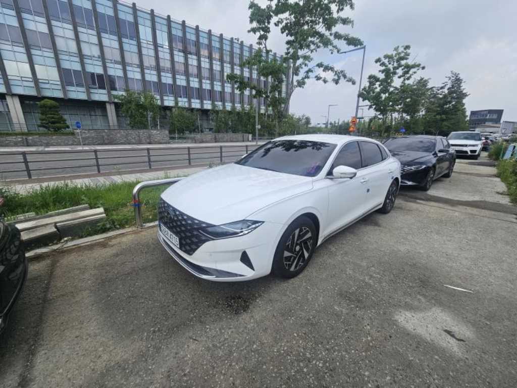 HYUNDAI Grandeur - Vista 3