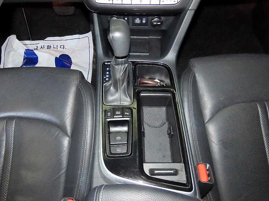 HYUNDAI Sonata - Vista 12