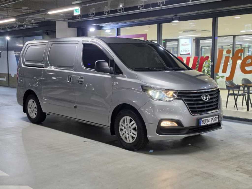 HYUNDAI Starex 2020 Gris - Importación desde Corea - HF Imports Iquique - Foto 1