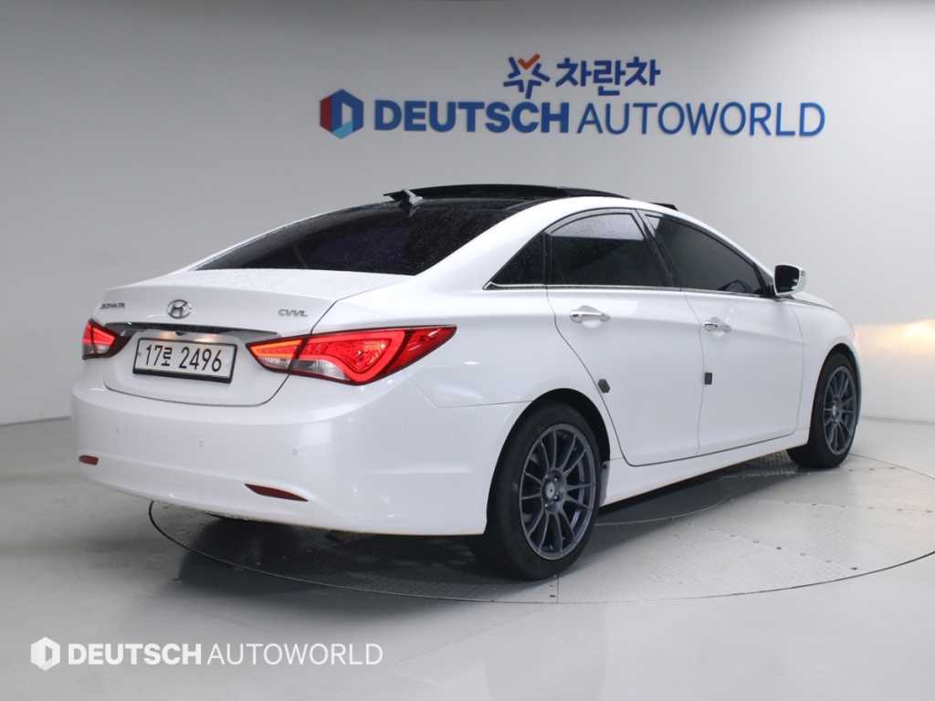 HYUNDAI Sonata - Vista 2