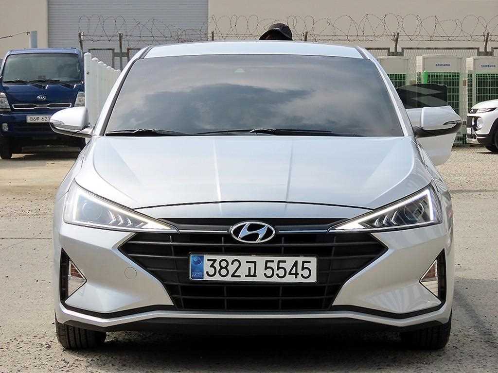 HYUNDAI Avante 2019 Plateado - Importación desde Corea - HF Imports Iquique - Foto 1
