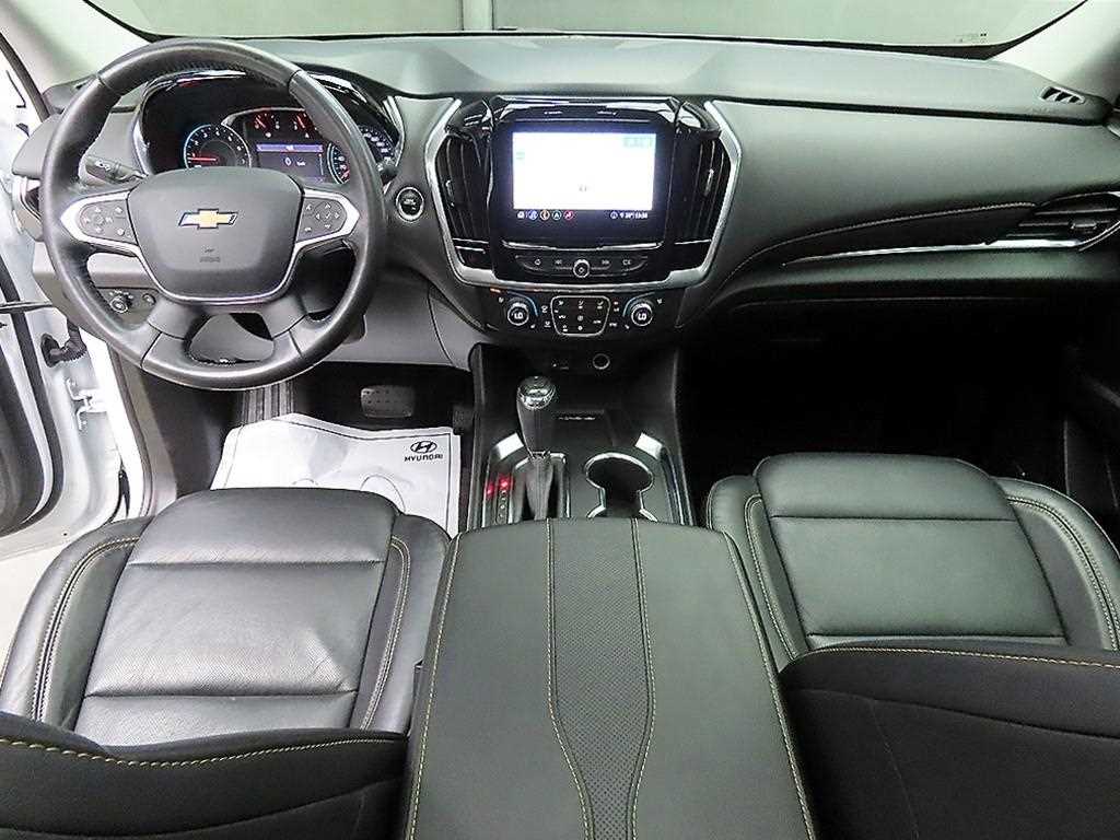 Chevrolet Travers - Vista 7