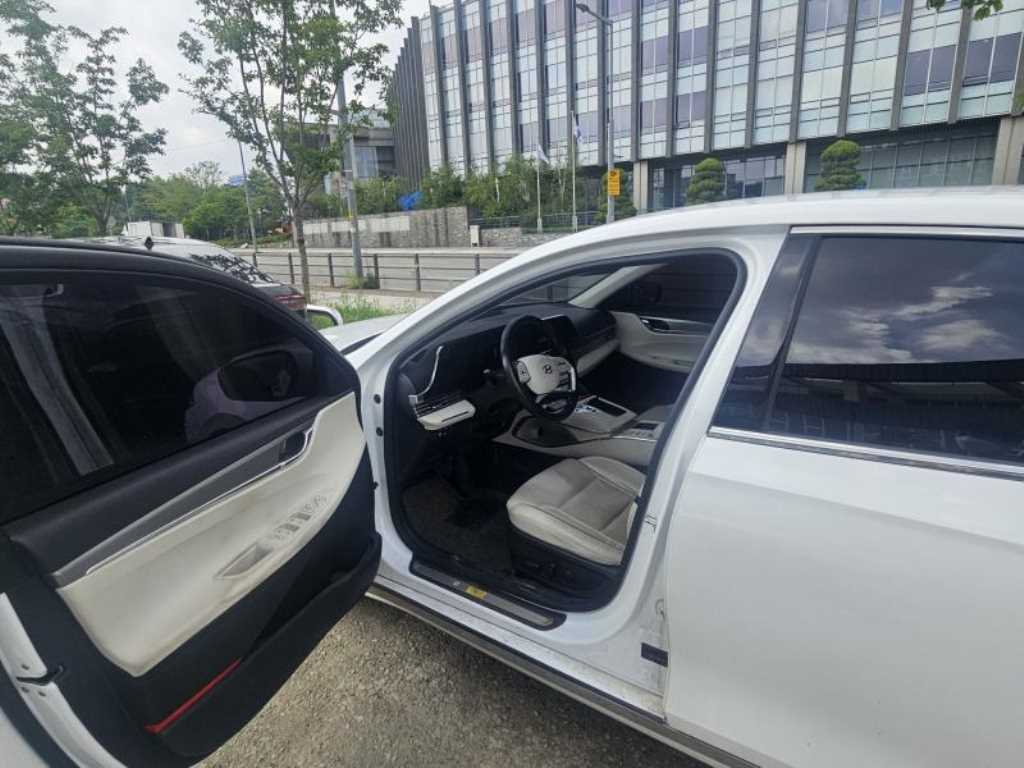 HYUNDAI Grandeur - Vista 6
