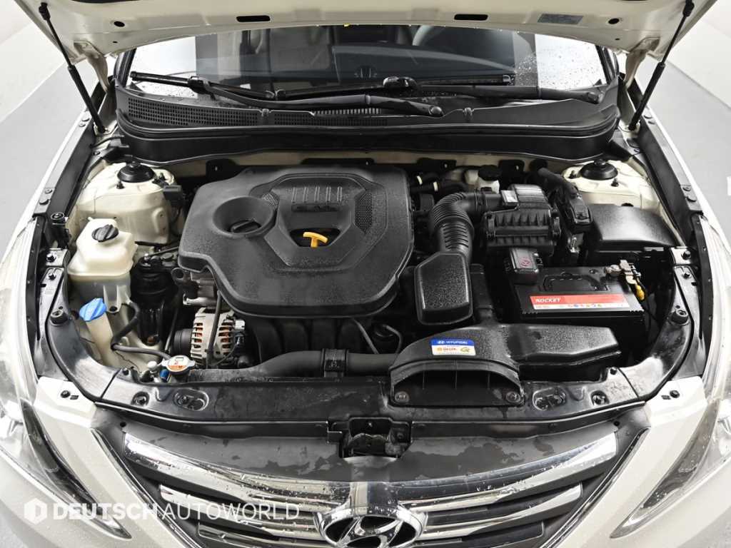 HYUNDAI Sonata - Vista 7