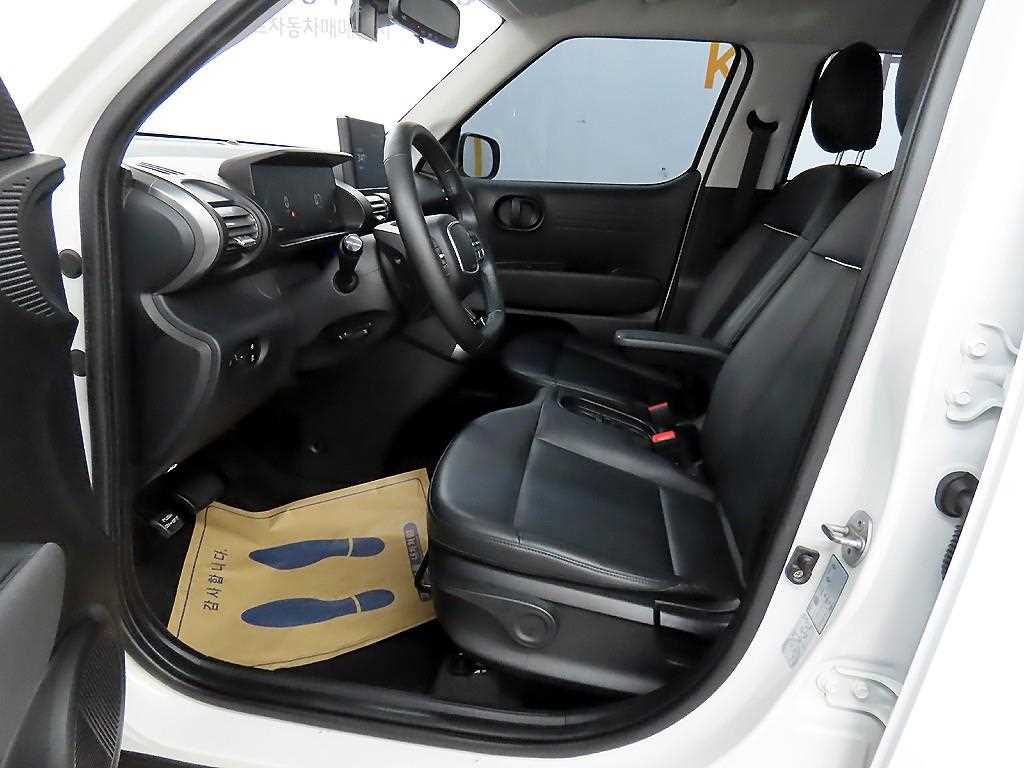 HYUNDAI Casper - Vista 6