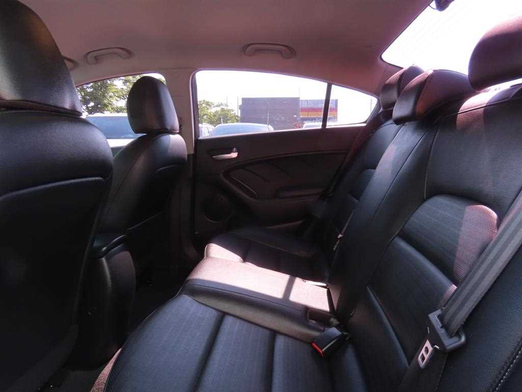 KIA K3 - Vista 6