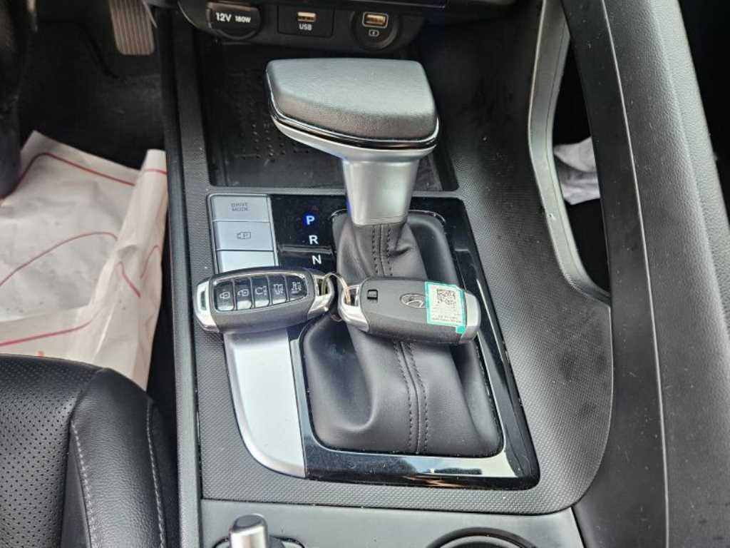 HYUNDAI Avante - Vista 10