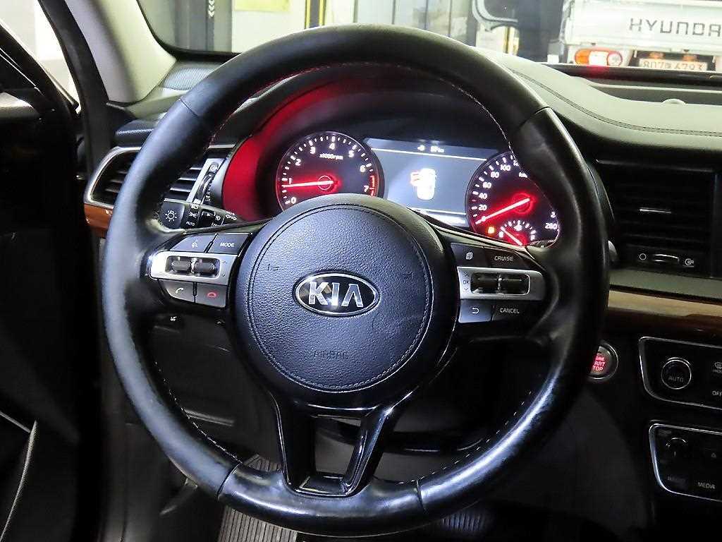 KIA K7 - Vista 8