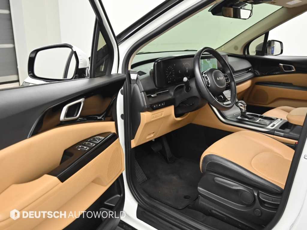 KIA Carnival - Vista 11