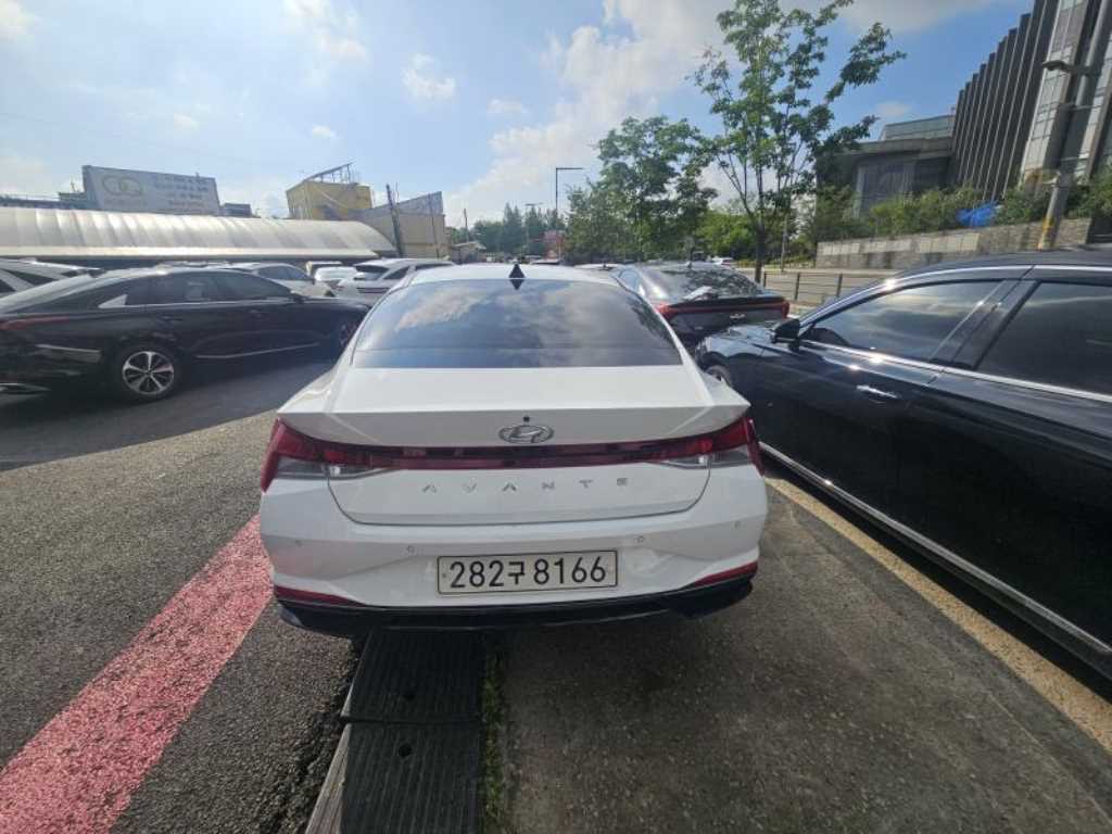 HYUNDAI Avante - Vista 4