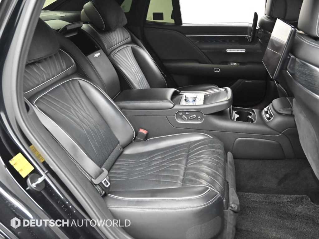 Genesis G90 - Vista 12