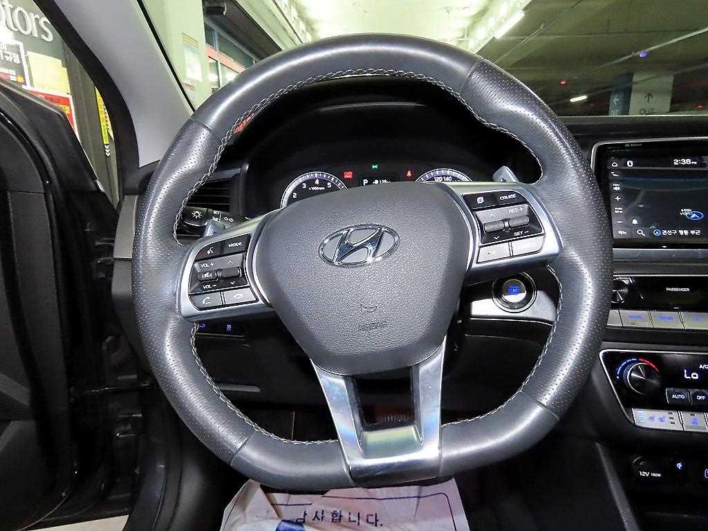 HYUNDAI Sonata - Vista 8