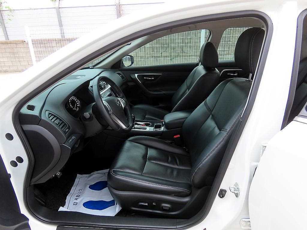 Nissan Altima - Vista 5