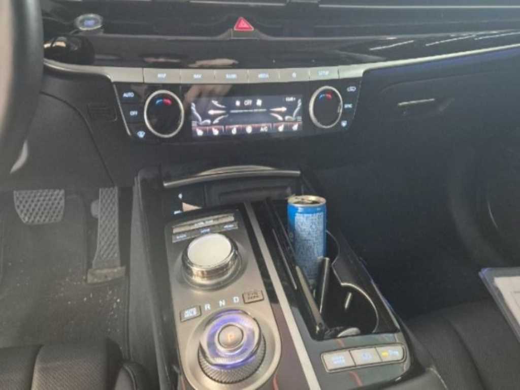 Genesis G80 - Vista 10