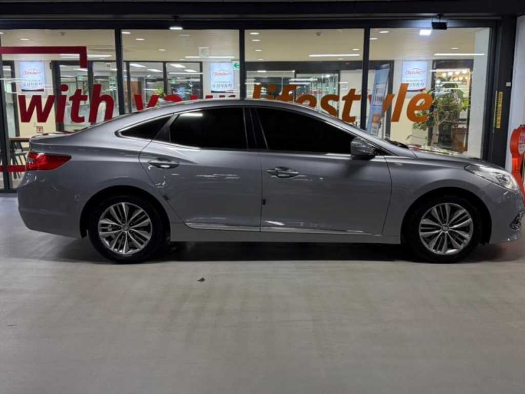 HYUNDAI Grandeur - Vista 3
