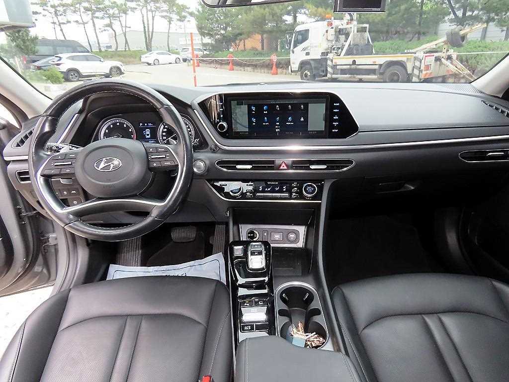 HYUNDAI Sonata - Vista 7