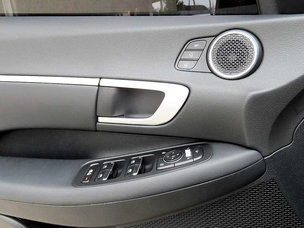 HYUNDAI Sonata - Vista 11