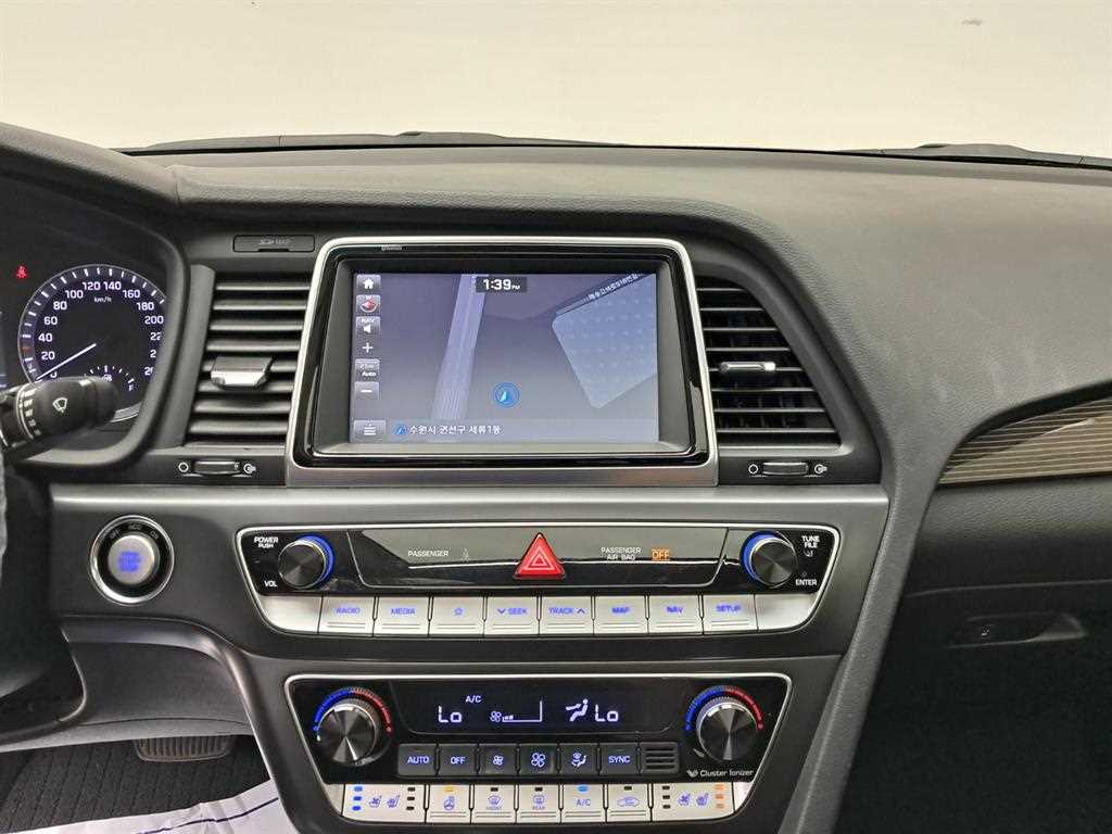HYUNDAI Sonata - Vista 9