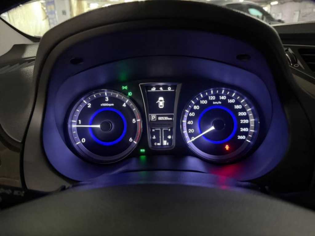HYUNDAI Grandeur - Vista 9