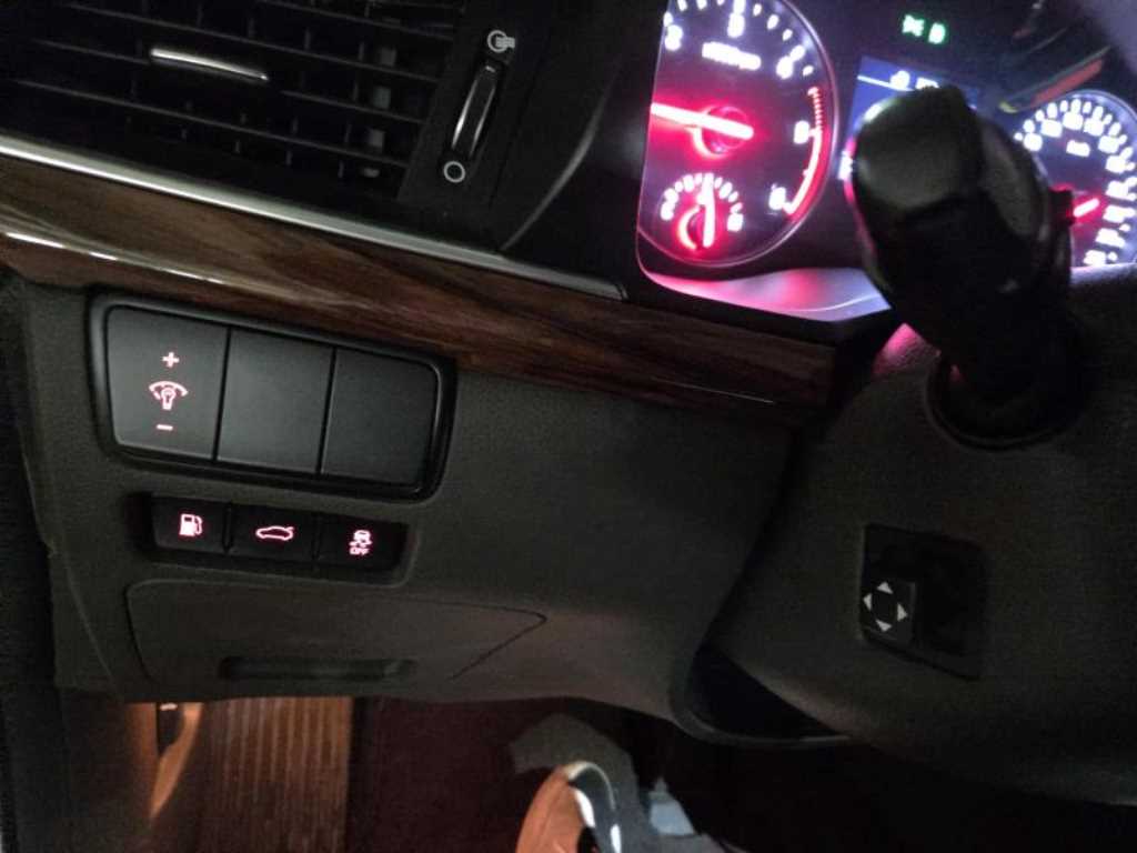 KIA K7 - Vista 9