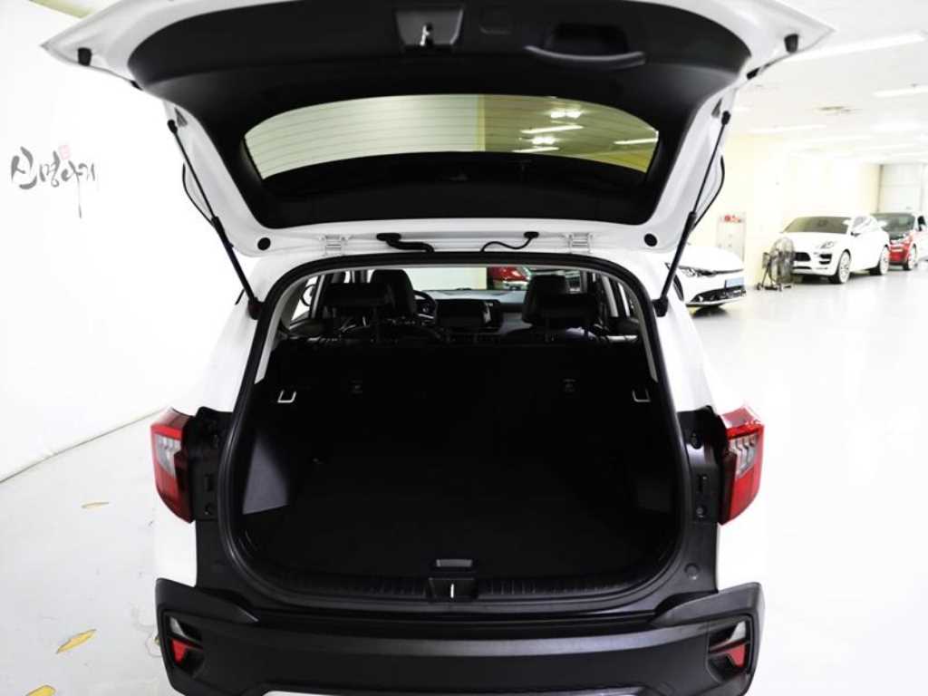 KIA Seltos - Vista 12