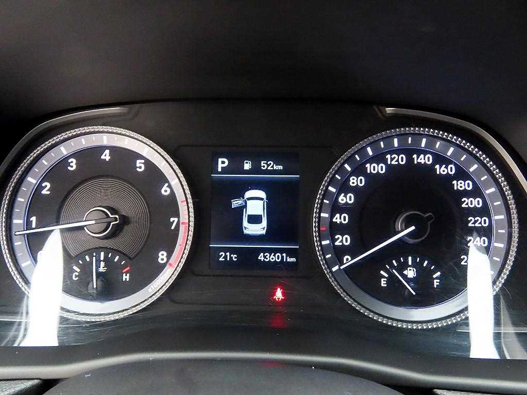 HYUNDAI Sonata - Vista 9