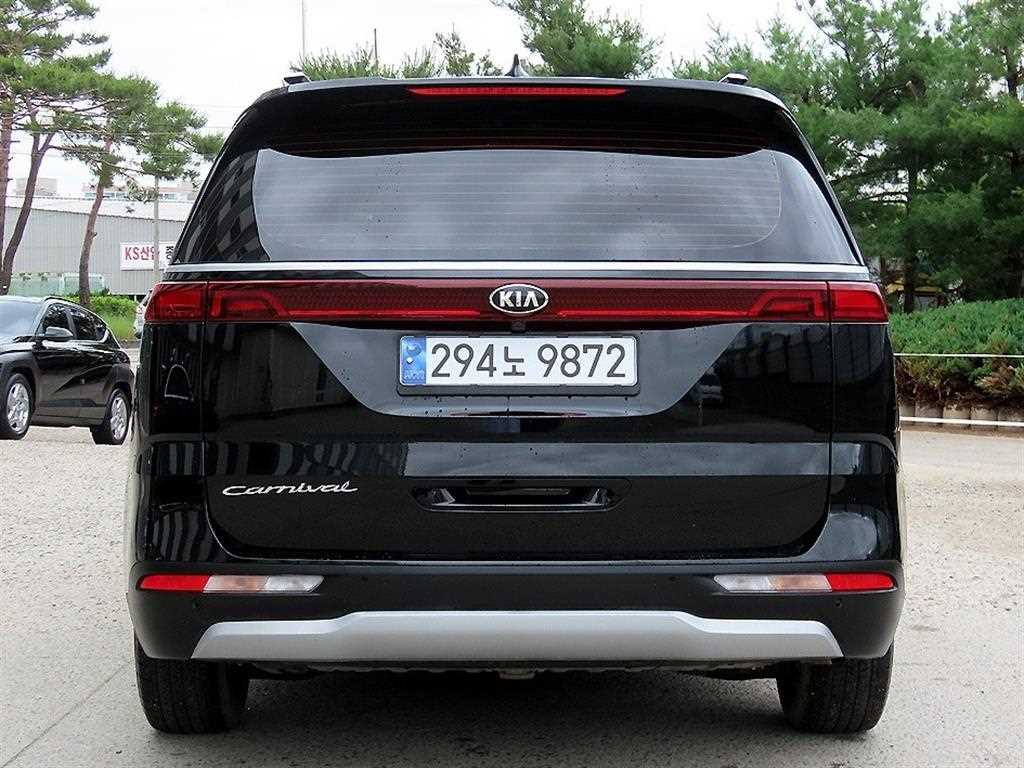 KIA Carnival - Vista 4
