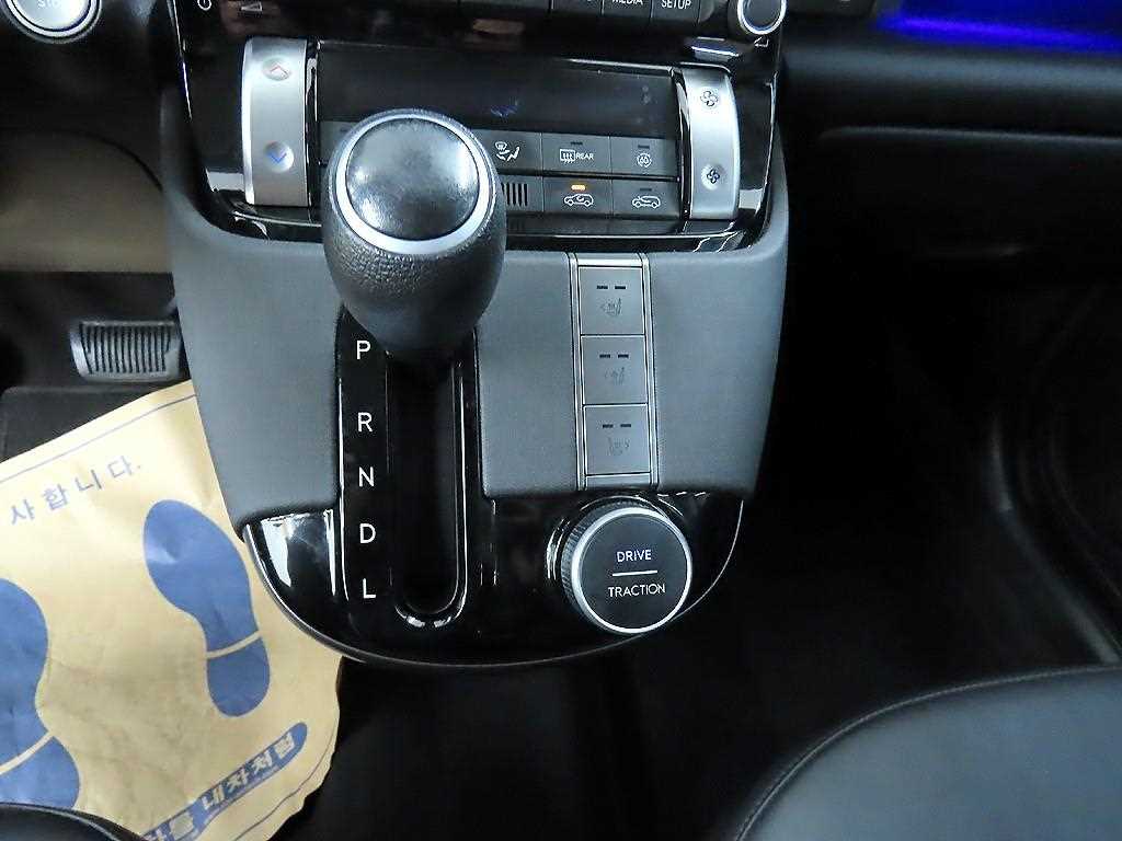 HYUNDAI Casper - Vista 10