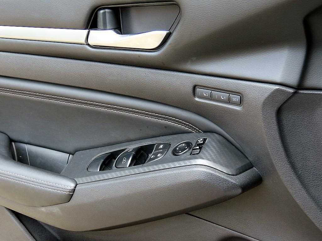 Nissan Altima - Vista 11