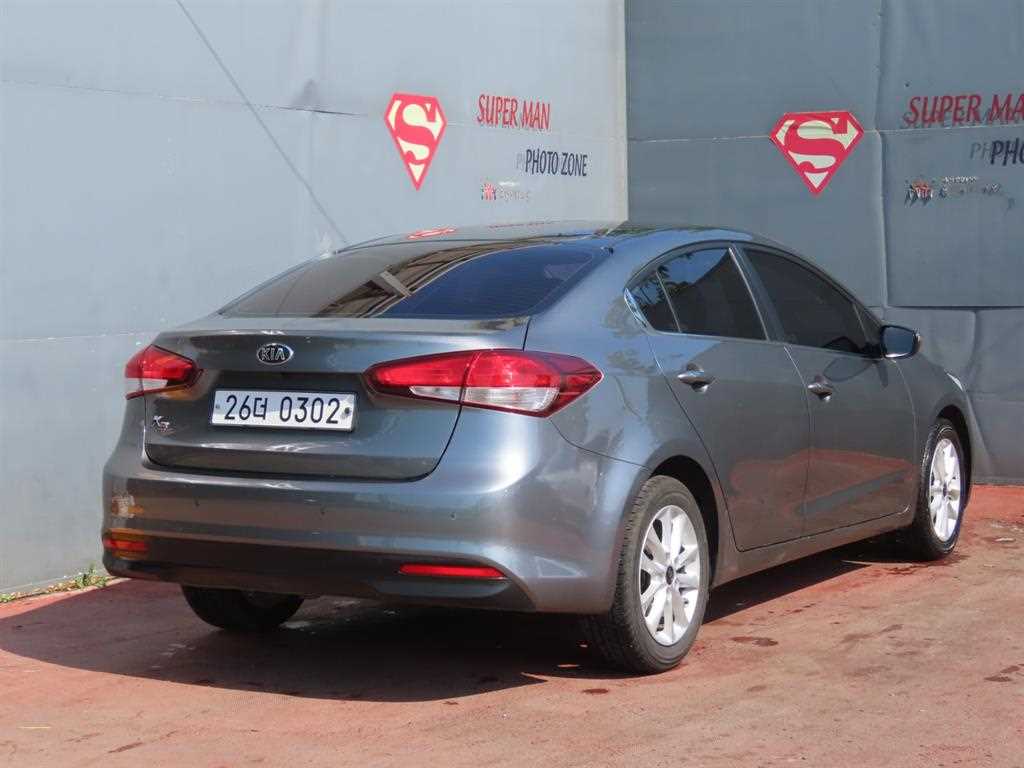 KIA K3 - Vista 3