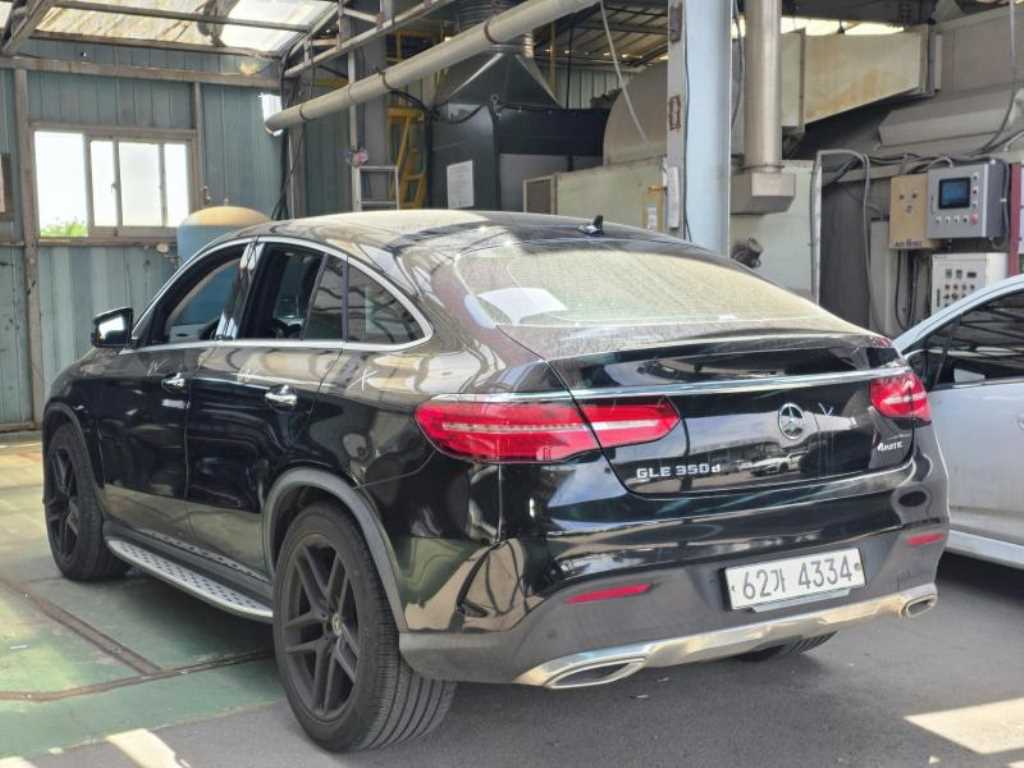 Mercedes Benz GLE Class - Vista 4
