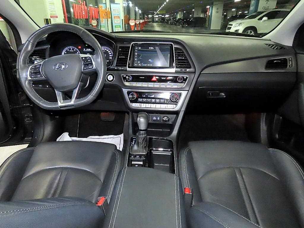 HYUNDAI Sonata - Vista 10
