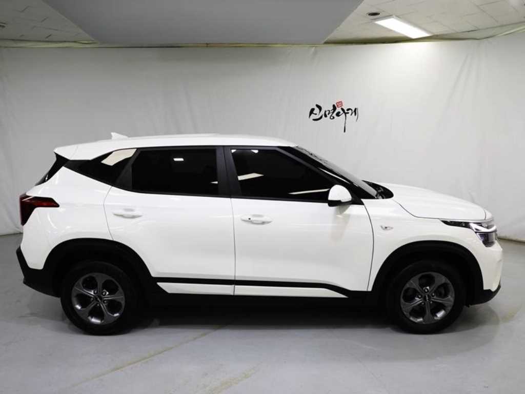 KIA Seltos - Vista 4