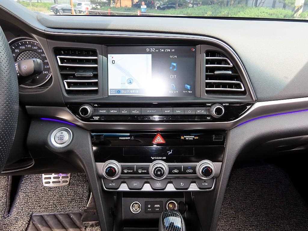 HYUNDAI Avante 2019 Plateado - Importación desde Corea - HF Imports Iquique - Foto 13