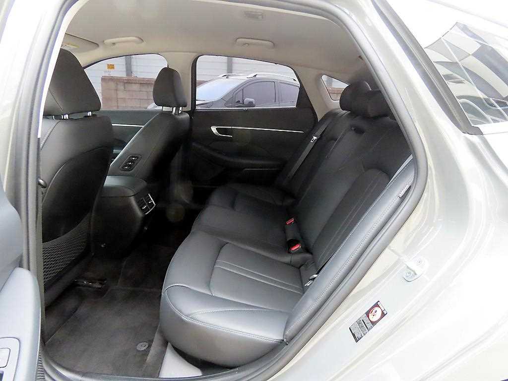 HYUNDAI Sonata - Vista 6